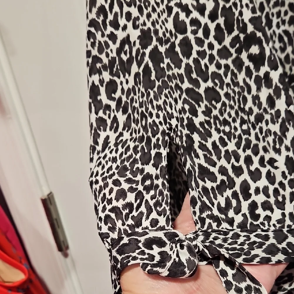 Catherines Monochrome Animal Print Blouse - Picture 4 of 6